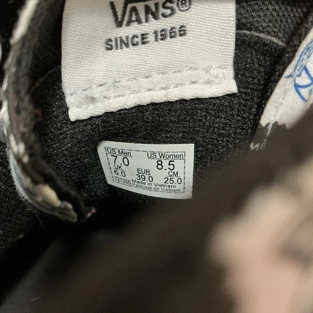 RARE Vans Sk8 Hi Tapered Sneaker Kicks Love Letters Black M 7 W 8.5 VN0A4U16B0A